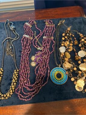 Chicos necklaces (4) with 2 pairs of matching earrings